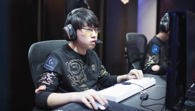 但在比赛中 但在比赛中